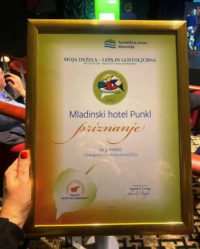 Bronasto priznanje v turizmu za Mladinski hotel Punkl (3)